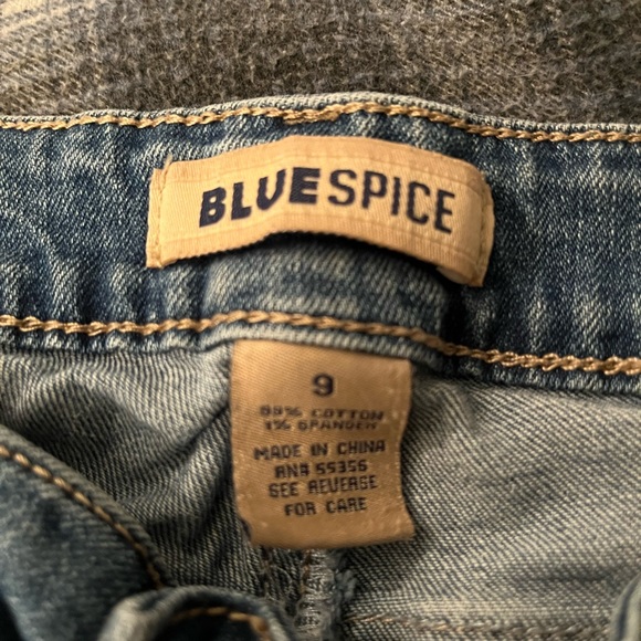 Blue Spice Womens Distressed Denim Shorts - Picture 2 of 2